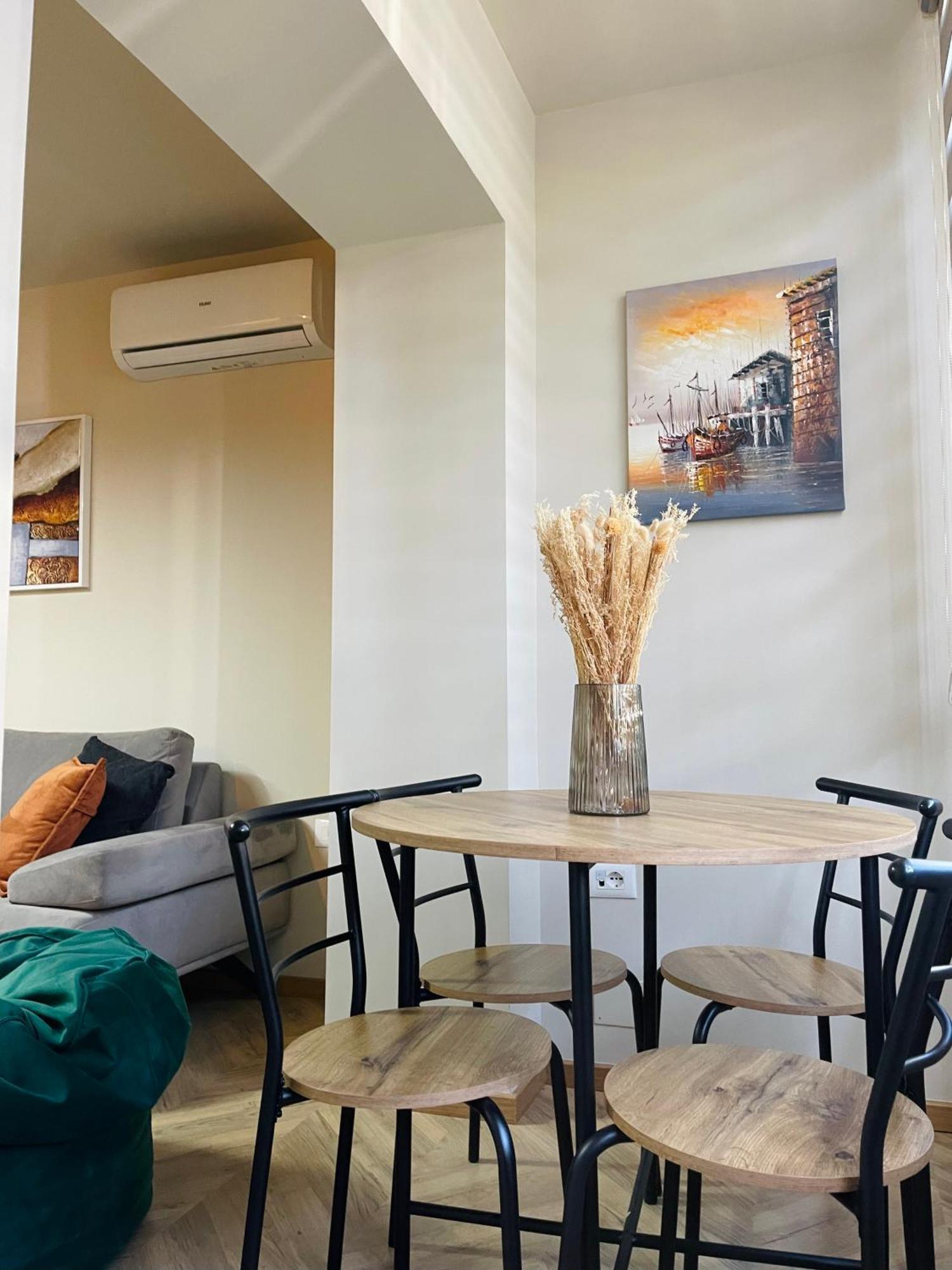 Dea'S Apartment: Hidden Gem Tirana Buitenkant foto